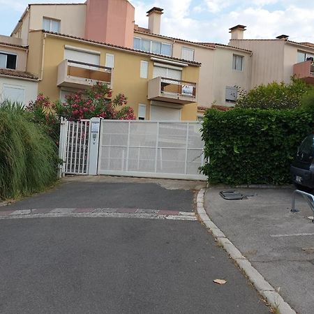 Locap Studio Apartment Agde Luaran gambar